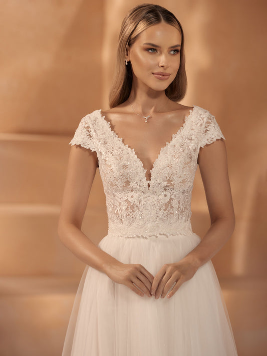 Top de mariée en dentelle à manches courtes